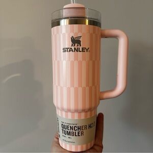 Stanley 30 oz. Tea rose tile Pink Quencher H2.0 Tumbler